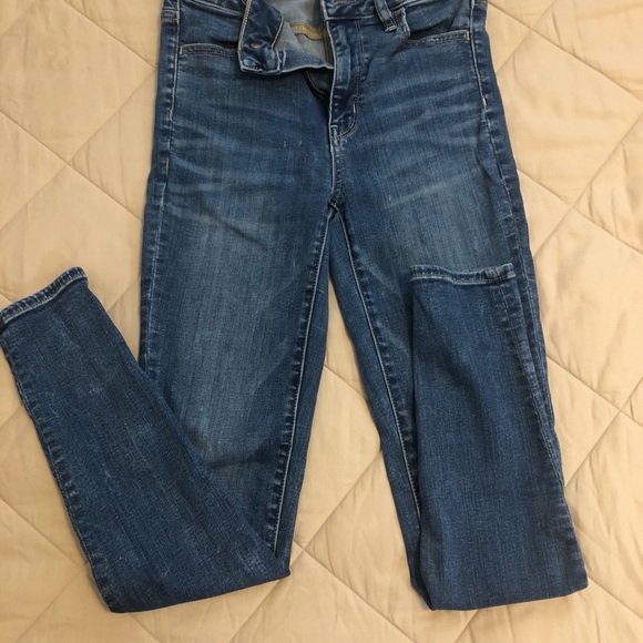 Women’s American Eagle Jeans. Size 0 - Picture 3 of 7